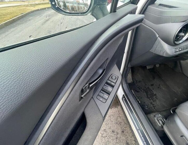 Toyota C-HR SUV / Terénní 1,8 l 98 kw