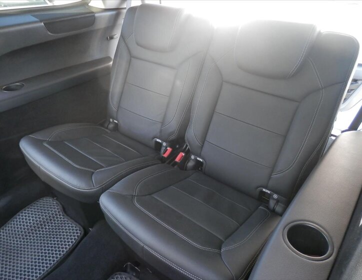 Mercedes-Benz GL SUV 4,7 l 320 kw