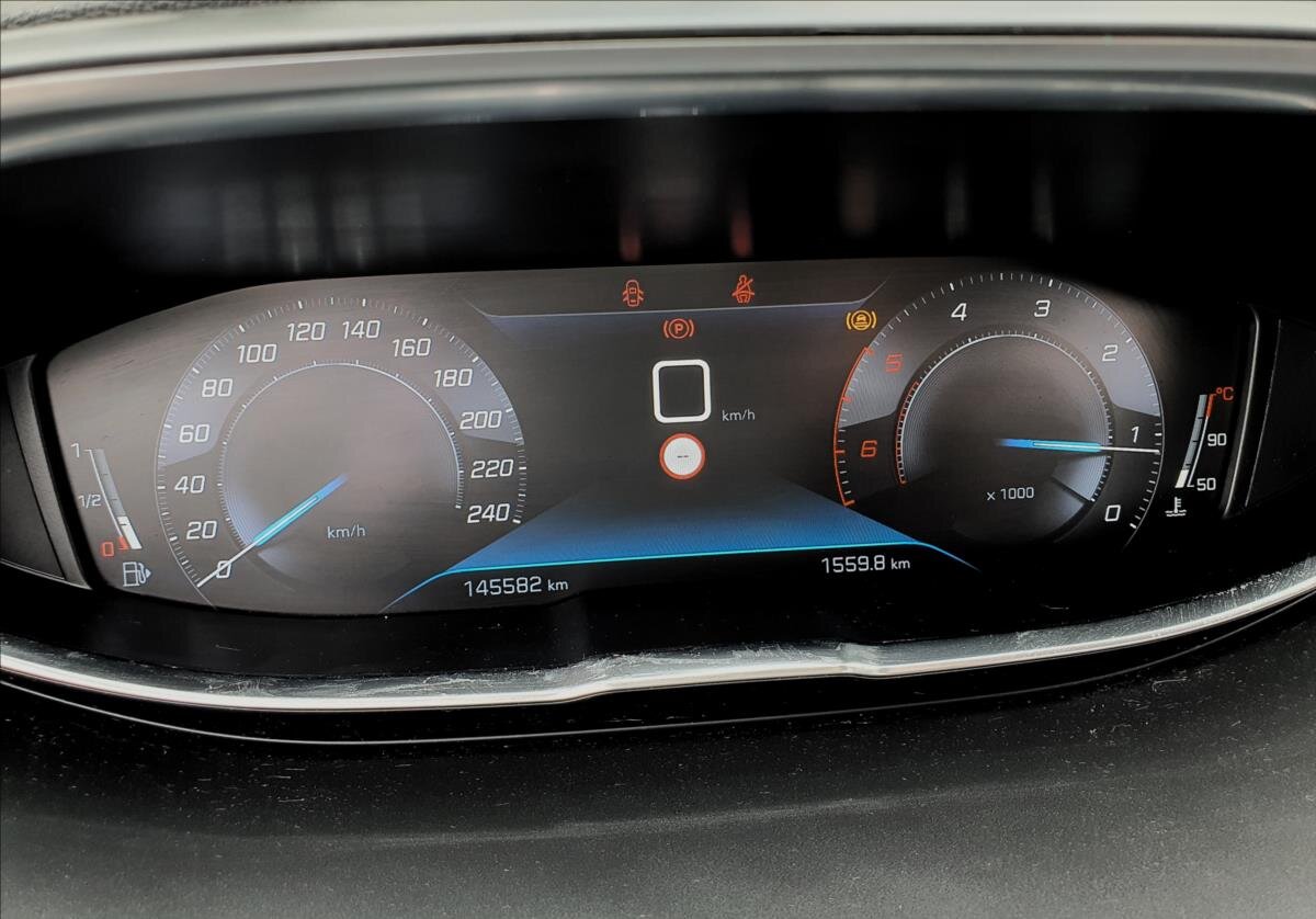 Peugeot 5008 SUV / Terénní 1,5 l 96 kw