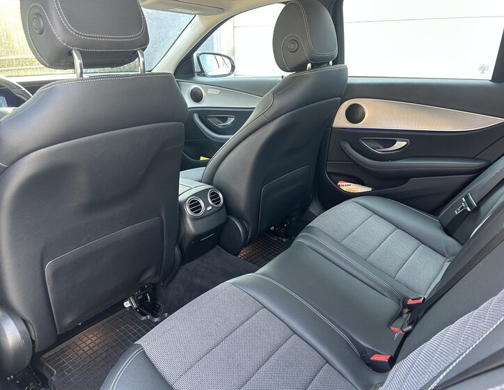 Mercedes-Benz Třídy E Sedan / Limuzína 3,0 l 190 kw