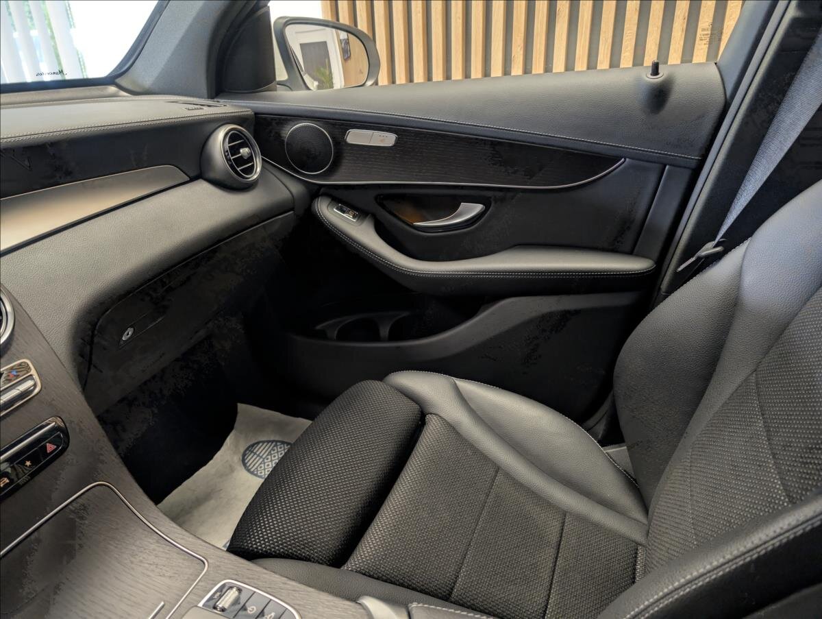 Mercedes-Benz GLC SUV 2,0 l 145 kw