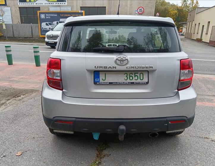 Toyota Urban Cruiser 10