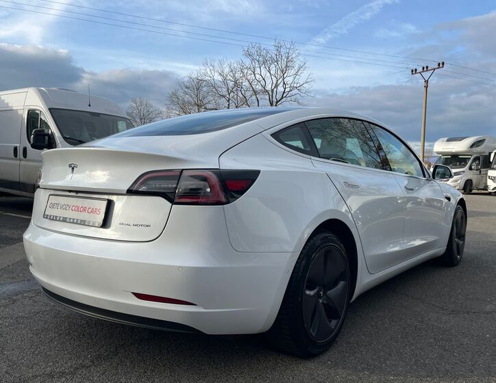 Tesla Model 3 4