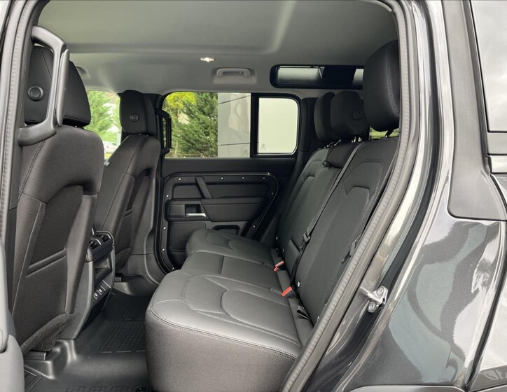 Land Rover Defender SUV 3,0 l 147 kw
