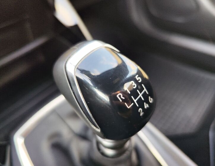 Peugeot 2008 Hatchback 1,2 l 74 kw