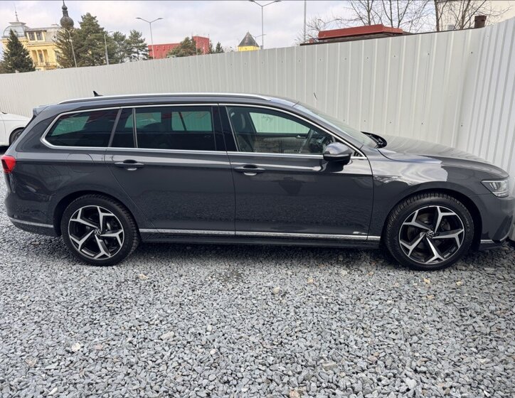 Volkswagen Passat Kombi 1,5 l 110 kw