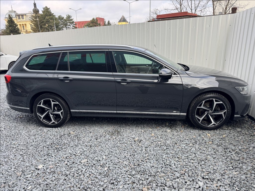 Volkswagen Passat Kombi 1,5 l 110 kw