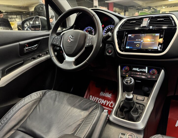 Suzuki SX4 S-Cross 32