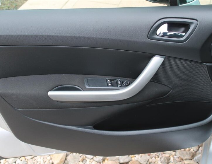 Peugeot 308 Hatchback 1,4 l 70 kw