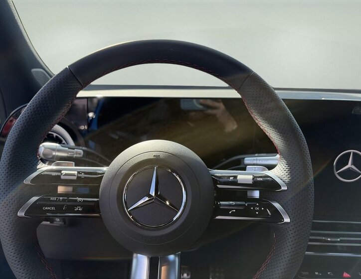 Mercedes-Benz GLB SUV / Terénní 0,0 260 kw