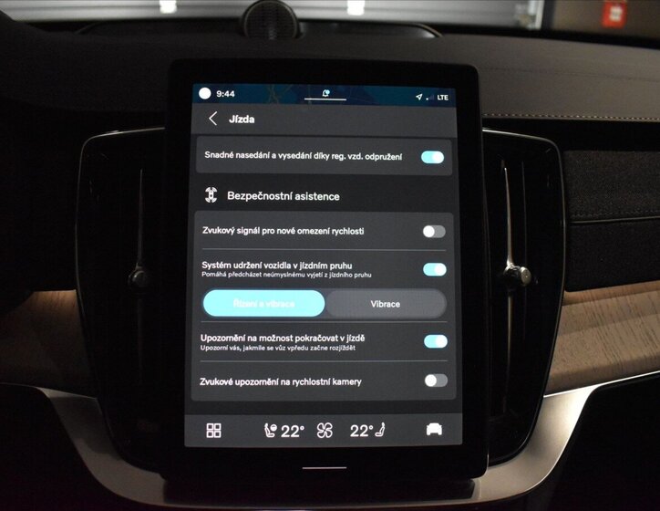 Volvo XC90 SUV / Terénní 2,0 l 228 kw