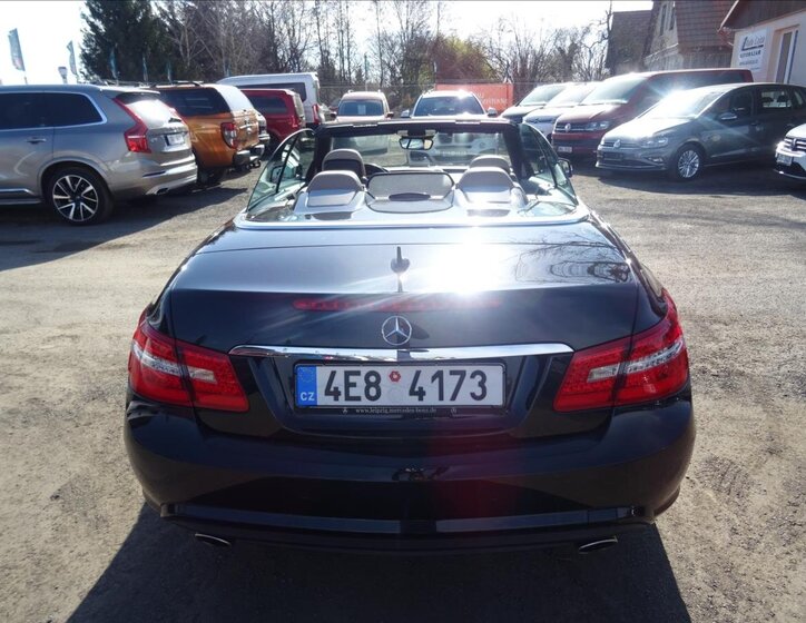Mercedes-Benz Třídy E 6
