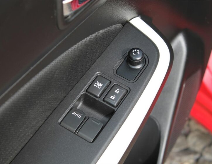 Suzuki Swift Hatchback 1,2 l 61 kw