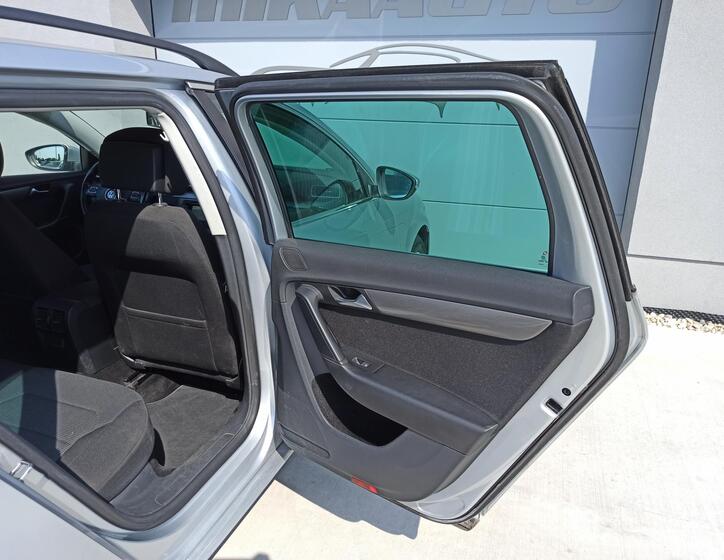 Volkswagen Passat 25