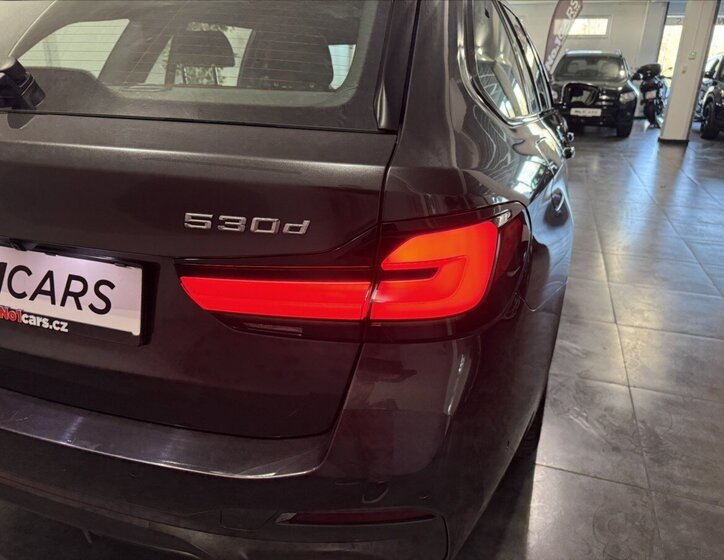 BMW Řada 5 Kombi 3,0 l 210 kw