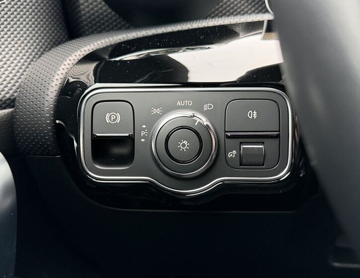 Mercedes-Benz CLA 21