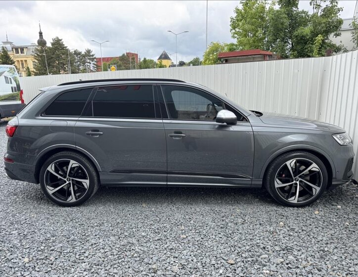 Audi SQ7 Kombi 4,0 l 320 kw
