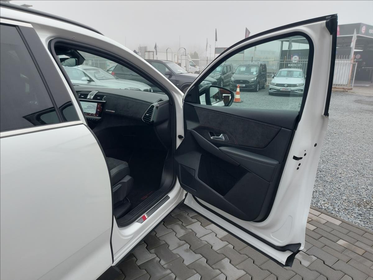 DS Automobiles DS7 Crossback SUV / Terénní 1,6 l 133 kw