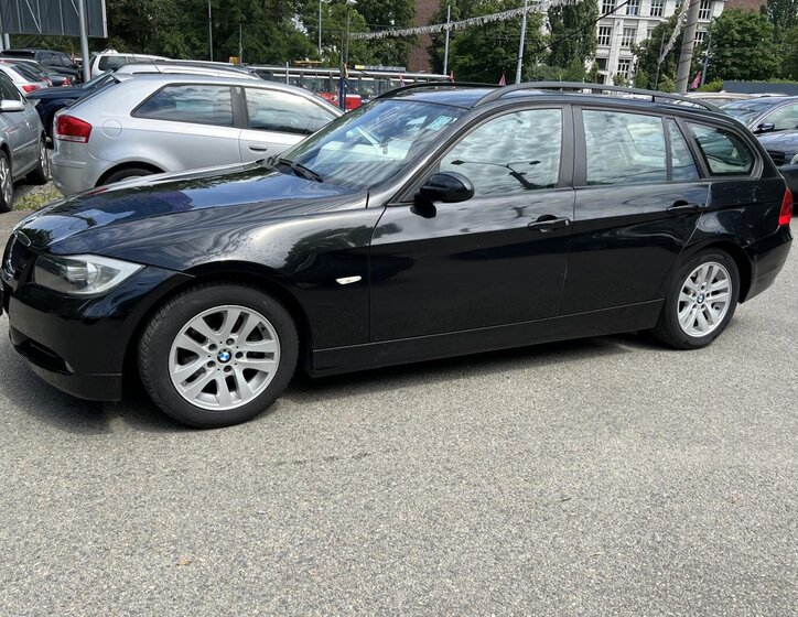 BMW Řada 3 Kombi 2,0 l 120 kw