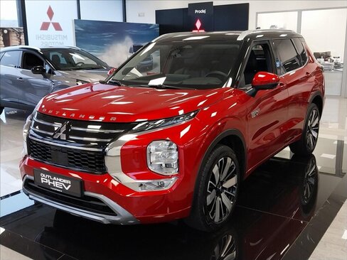 Mitsubishi Outlander SUV / Terénní 2,4 l 225 kw