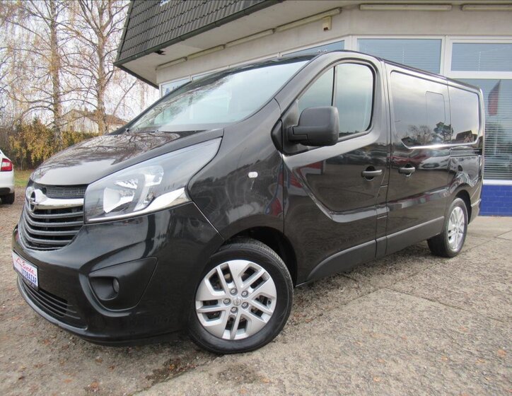 Opel Vivaro 1