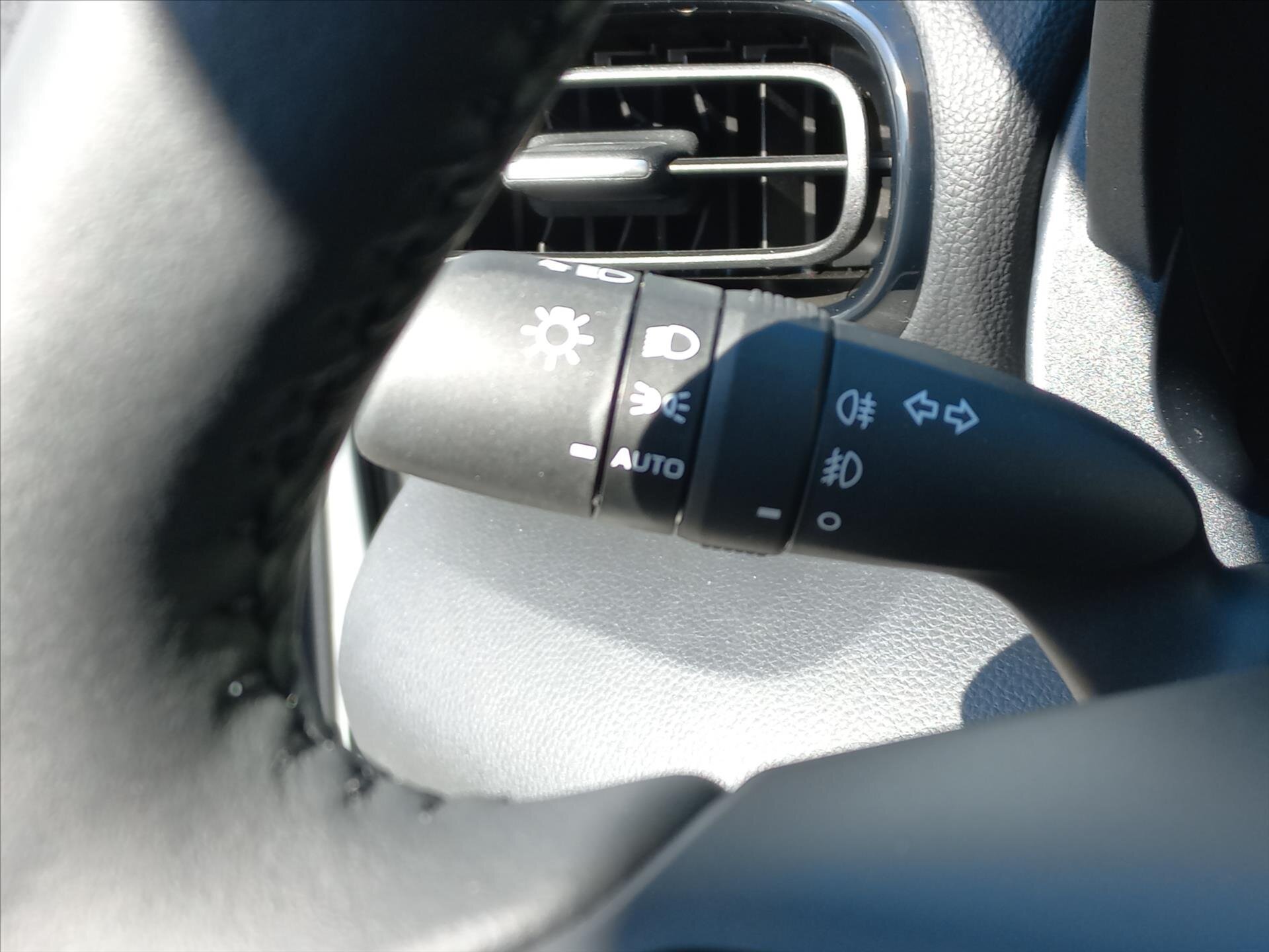 Toyota Yaris Hatchback 1,5 l 68 kw