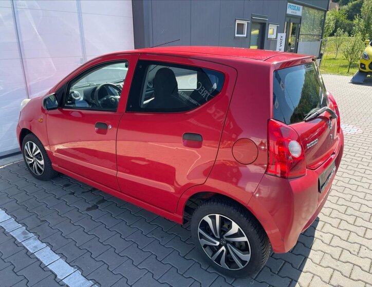 Suzuki Alto Hatchback 996,0 50 kw