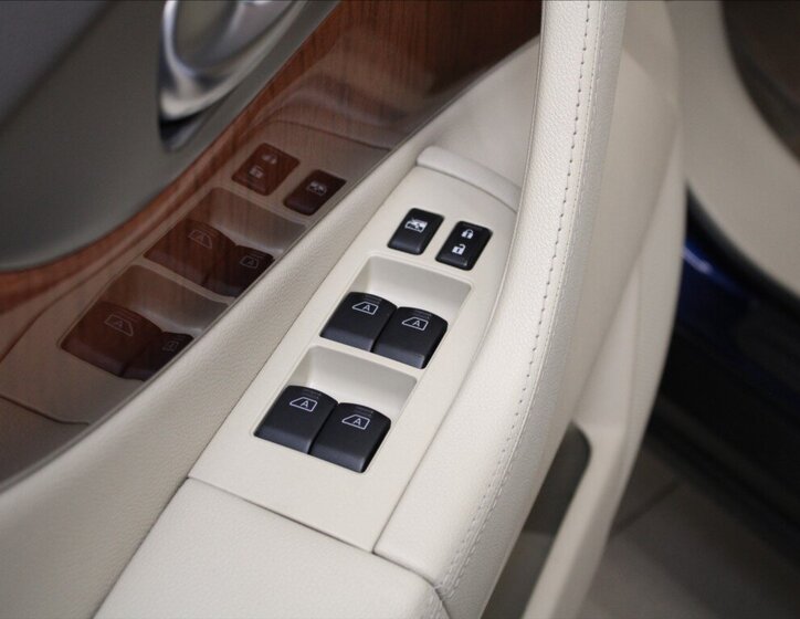 Infiniti QX70 SUV 3,0 l 175 kw