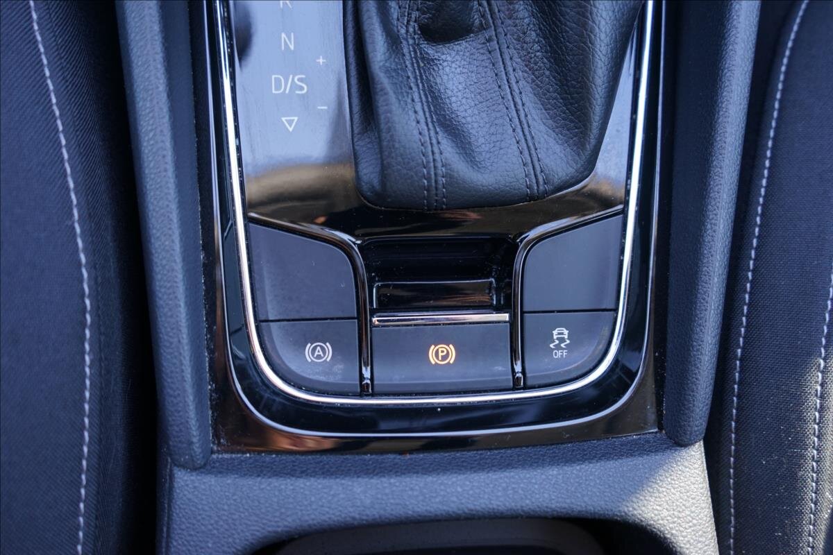 Škoda Karoq SUV 1,5 l 110 kw