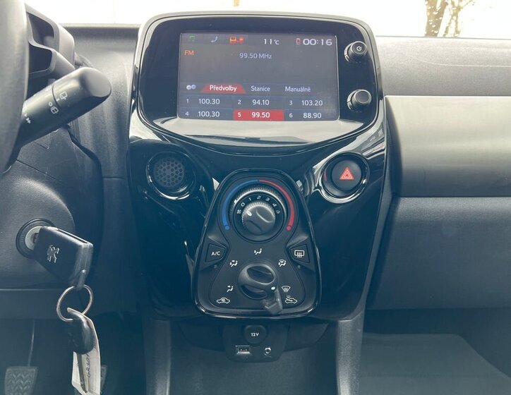 Peugeot 108 Hatchback 1,2 l 60 kw