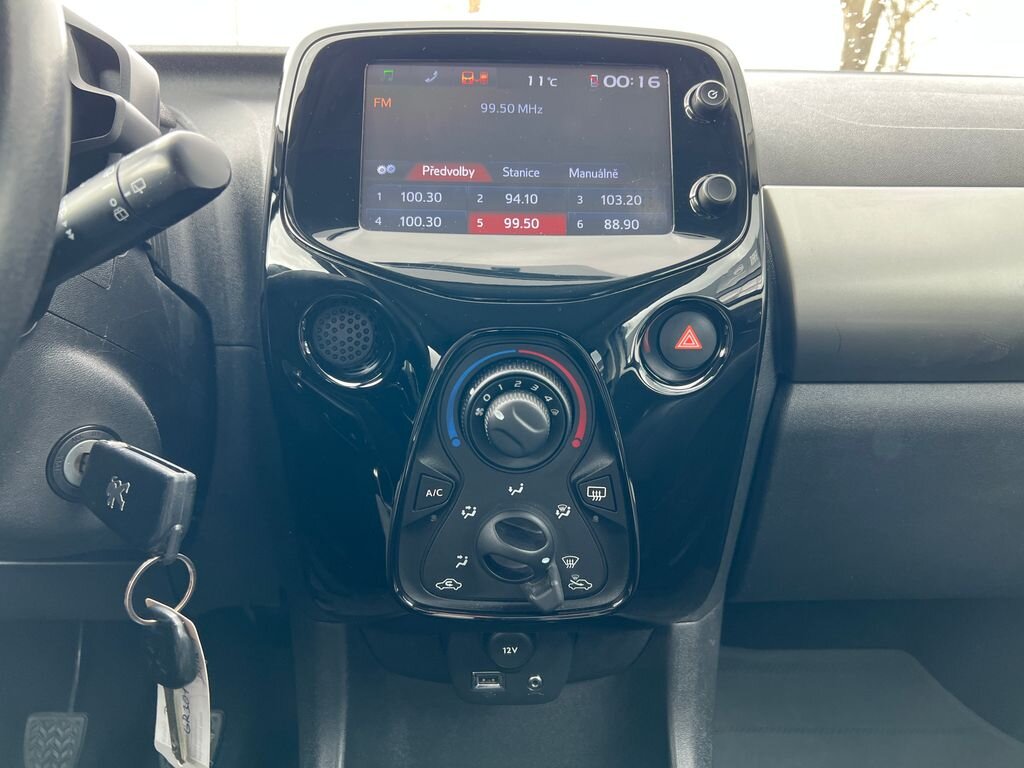 Peugeot 108 Hatchback 1,2 l 60 kw