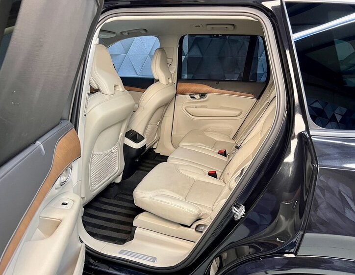 Volvo XC90 SUV 2,0 l 173 kw