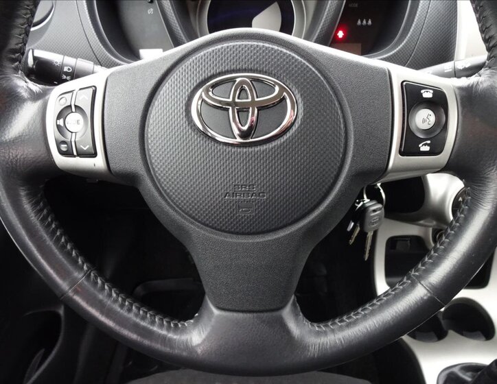 Toyota Urban Cruiser Hatchback 1,3 l 74 kw