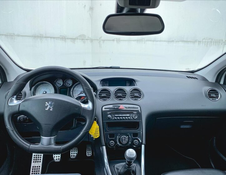 Peugeot 308 Hatchback 1,6 l 147 kw