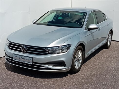 Volkswagen Passat Sedan / Limuzína 1,5 l 110 kw