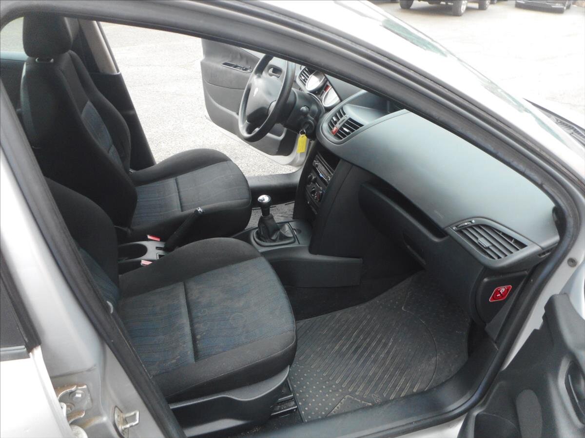 Peugeot 207 Hatchback 1,4 l 54 kw