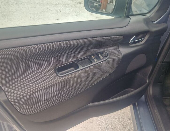 Peugeot 207 Hatchback 1,4 l 65 kw