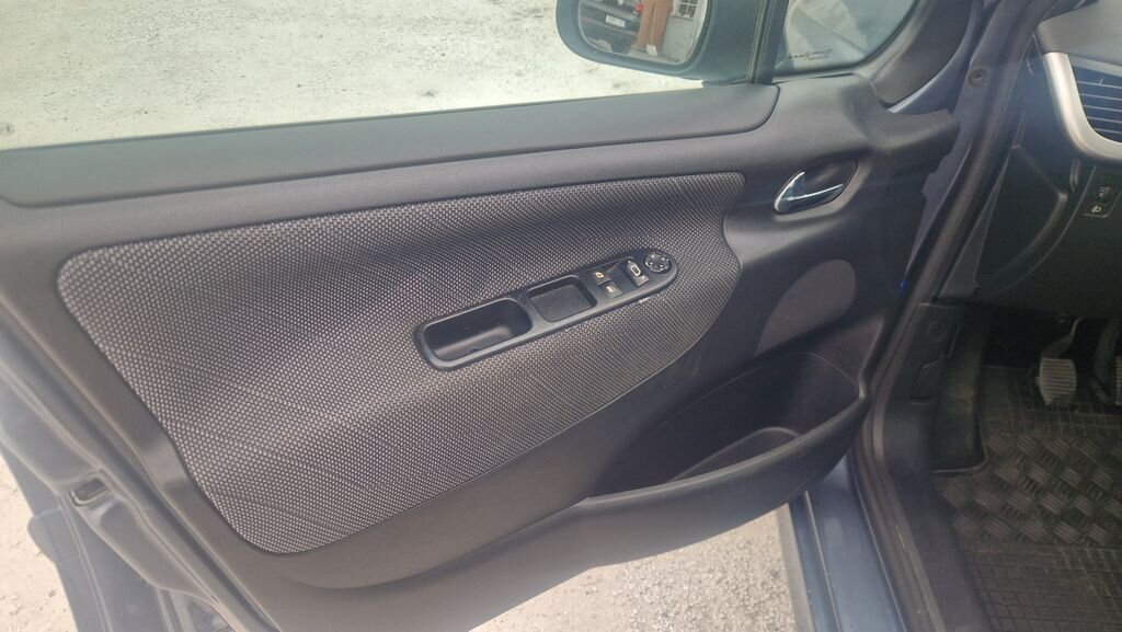 Peugeot 207 Hatchback 1,4 l 65 kw