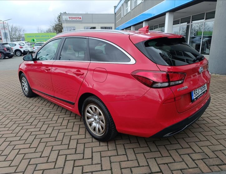 Hyundai i30 Kombi 998,0 88 kw