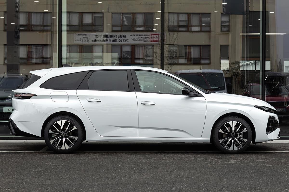 Peugeot 308 Kombi 1,2 l 107 kw