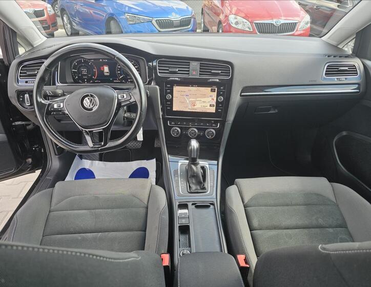 Volkswagen Golf 22