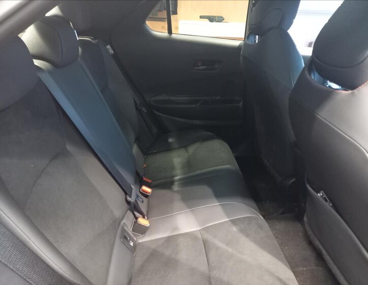 Toyota C-HR Hatchback 2,0 l 112 kw