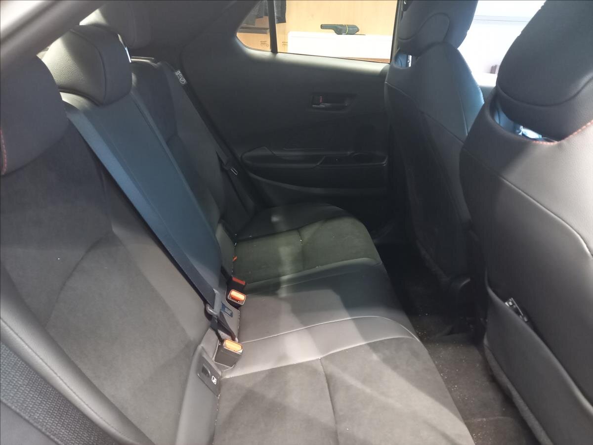 Toyota C-HR Hatchback 2,0 l 112 kw