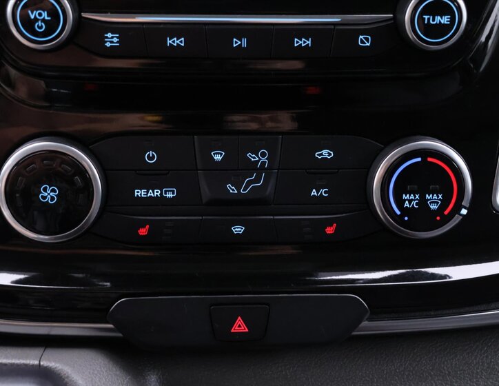 Ford Tourneo Custom 23