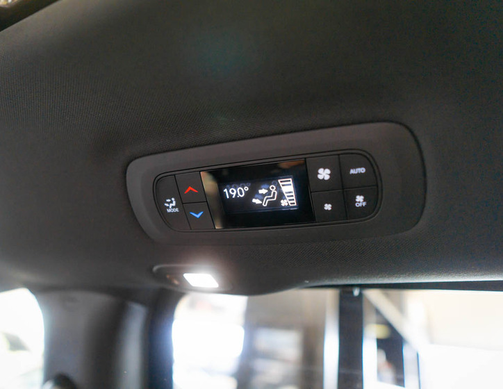 Chrysler Pacifica 39