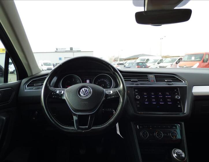 Volkswagen Tiguan 12