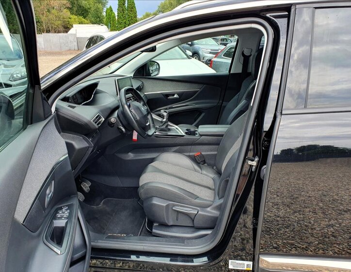 Peugeot 5008 SUV / Terénní 1,5 l 96 kw