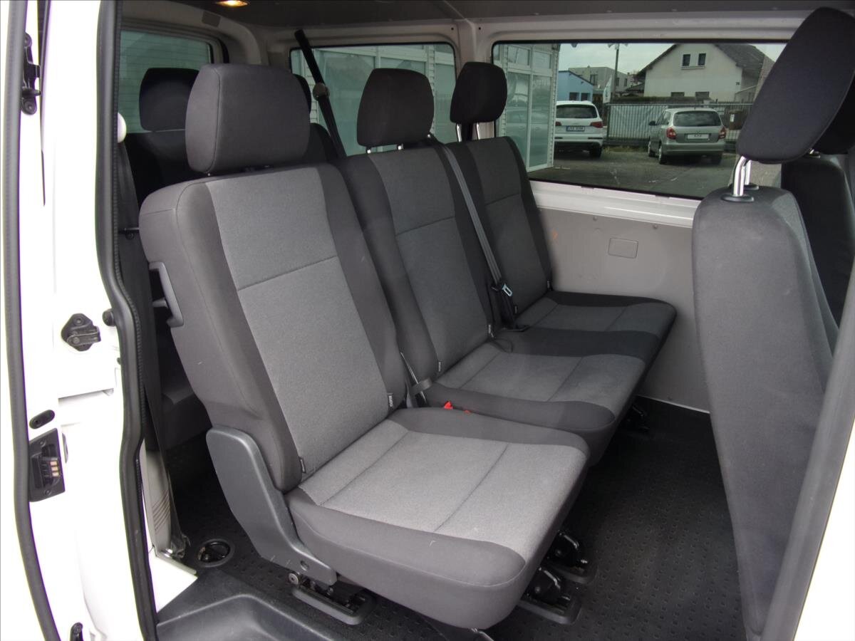 Volkswagen Transporter Kombi 2,0 l 75 kw