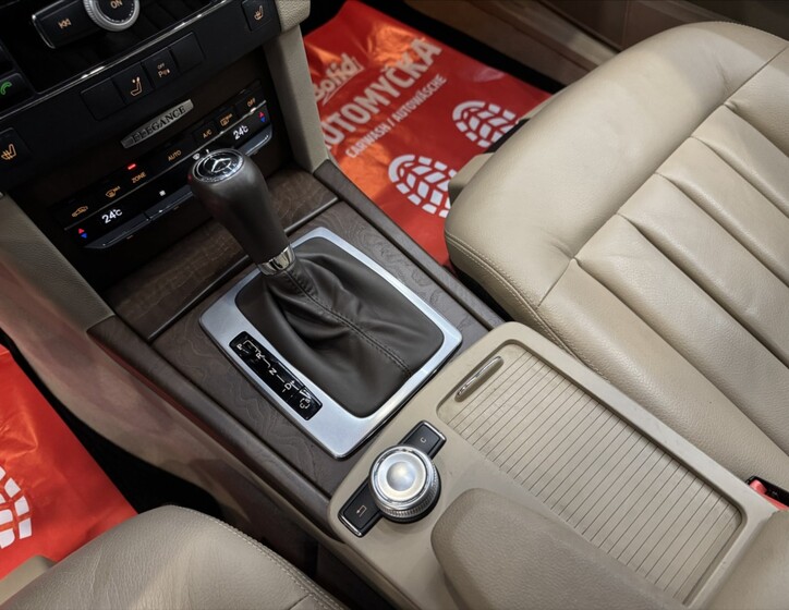 Mercedes-Benz Třídy E 19