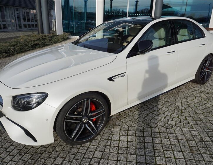 Mercedes-Benz Třídy E Sedan / Limuzína 4,0 l 450 kw